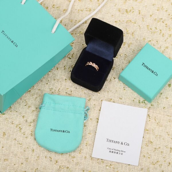 TIFFANY - Image 3