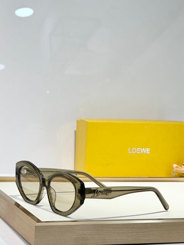 Loewe - Image 3