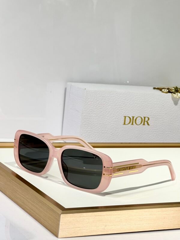 Dior - Image 3