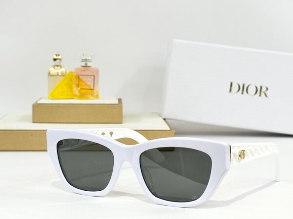 Dior - Image 3