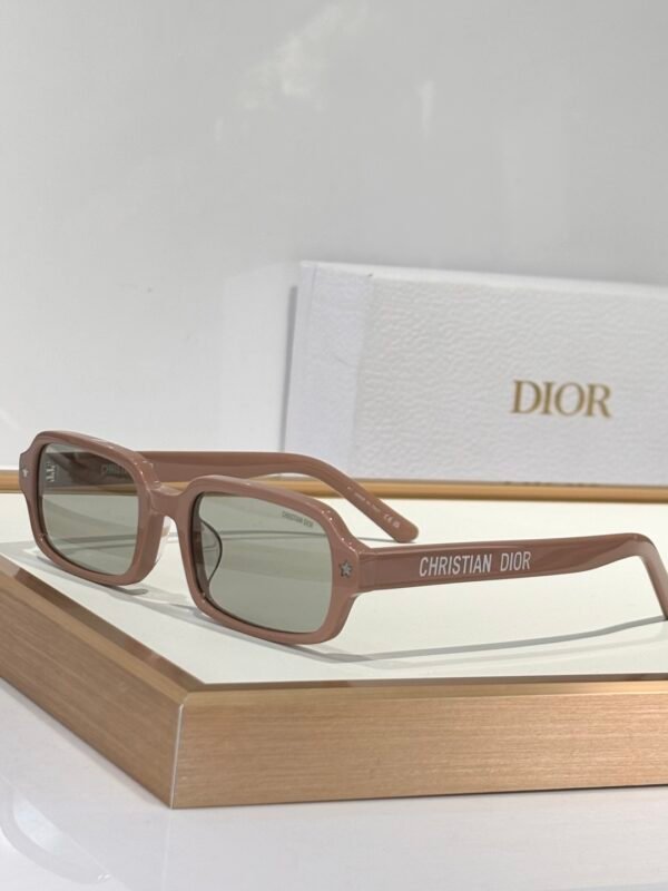 Dior - Image 3