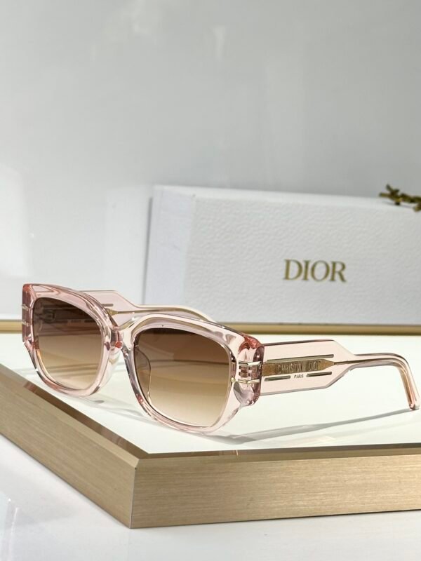 Dior - Image 3