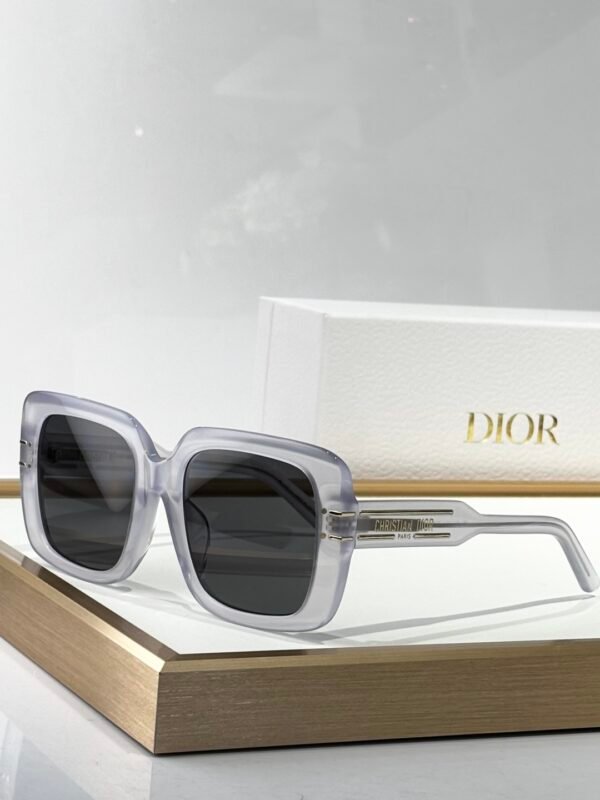 Dior - Image 3