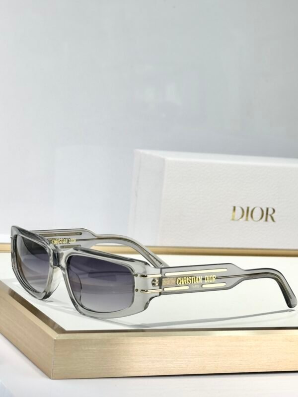 Dior - Image 3