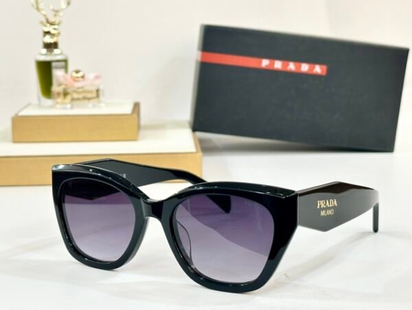 PRADA - Image 3