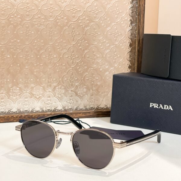PRADA - Image 3