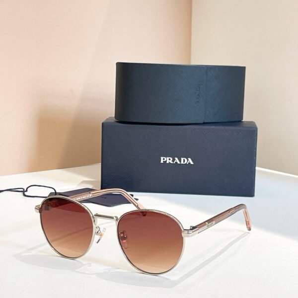 PRADA - Image 3