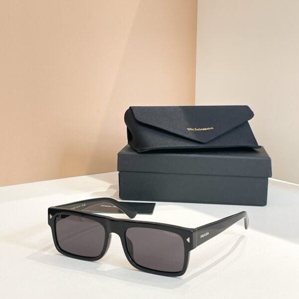 PRADA - Image 3