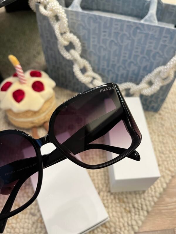 PRADA - Image 3
