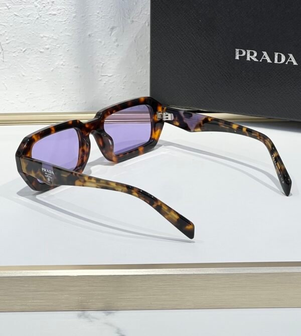 PRADA - Image 3