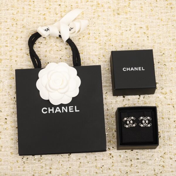 Chanel - Image 3