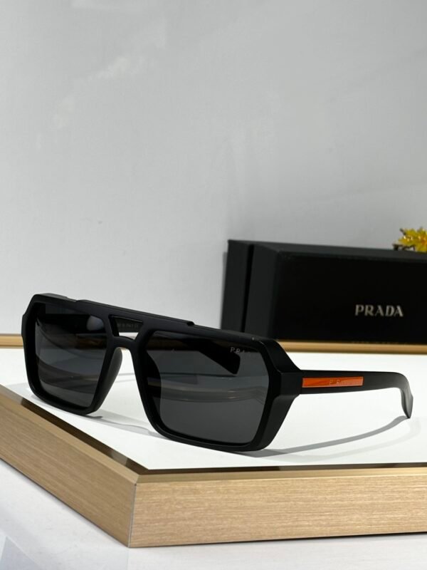 PRADA - Image 3