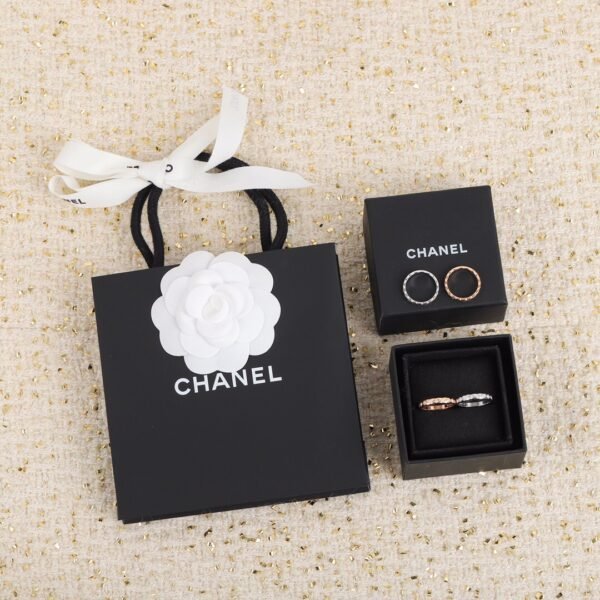 Chanel - Image 3
