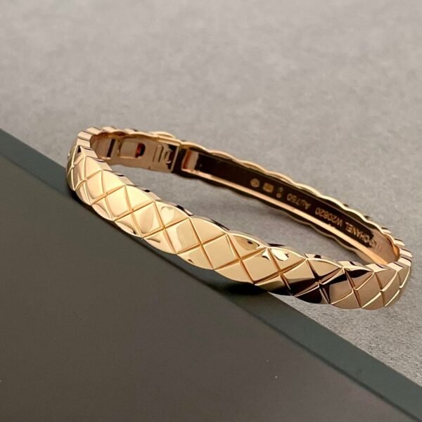 Chanel - Image 3