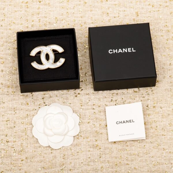 Chanel - Image 3