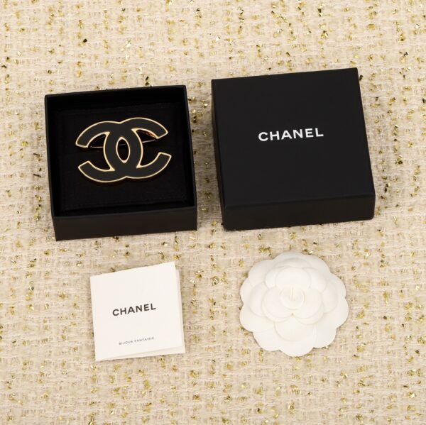 Chanel - Image 3