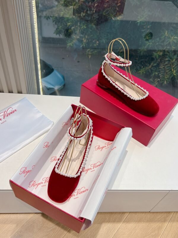 Roger Vivier - Image 7
