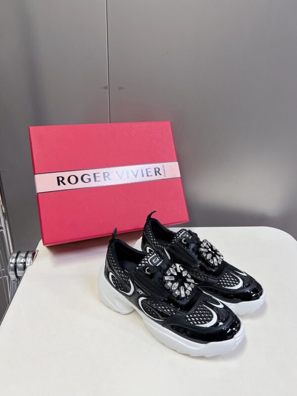 Roger Vivier - Image 7