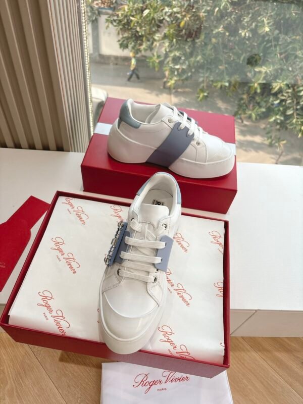 Roger Vivier - Image 7