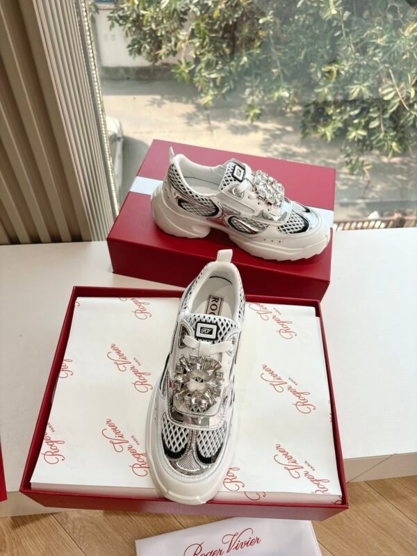 Roger Vivier - Image 7