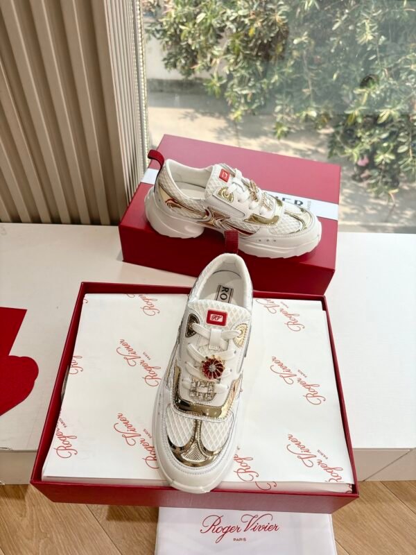 Roger Vivier - Image 7