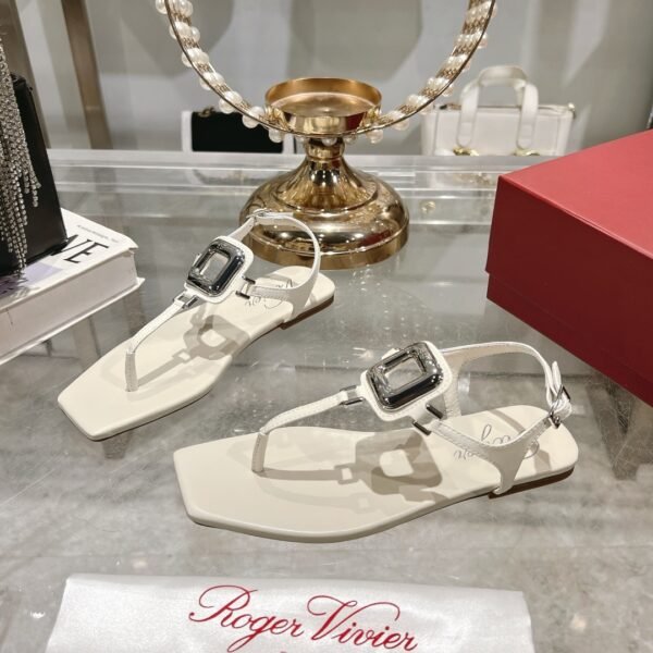 Roger Vivier - Image 7