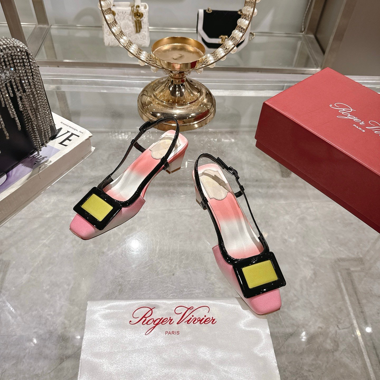 Roger Vivier - Image 7