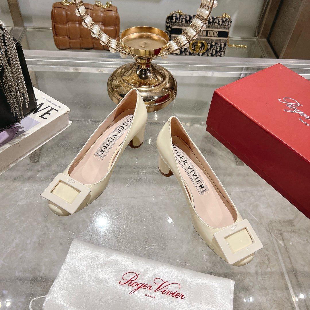 Roger Vivier - Image 3