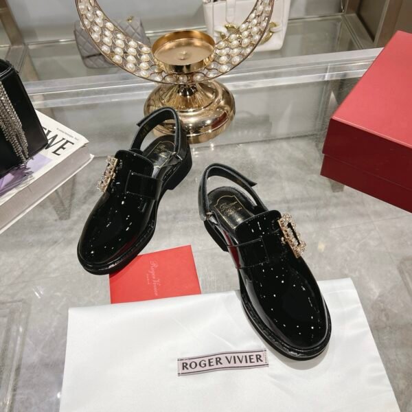 Roger Vivier - Image 7