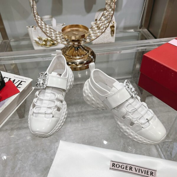 Roger Vivier - Image 3
