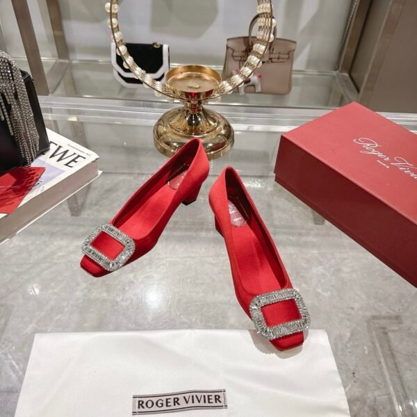 Roger Vivier - Image 7