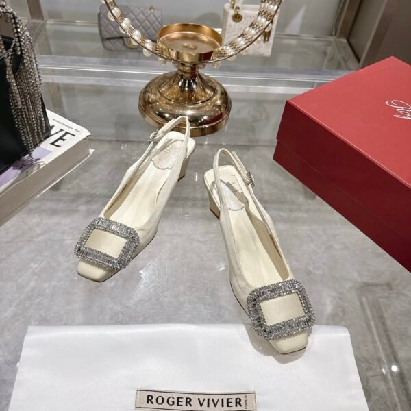 Roger Vivier - Image 7