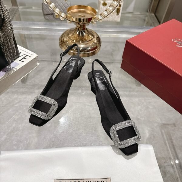 Roger Vivier - Image 3