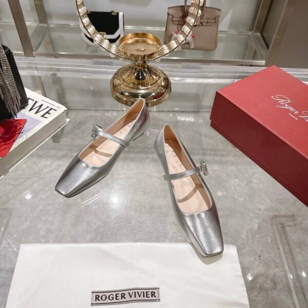 Roger Vivier - Image 7