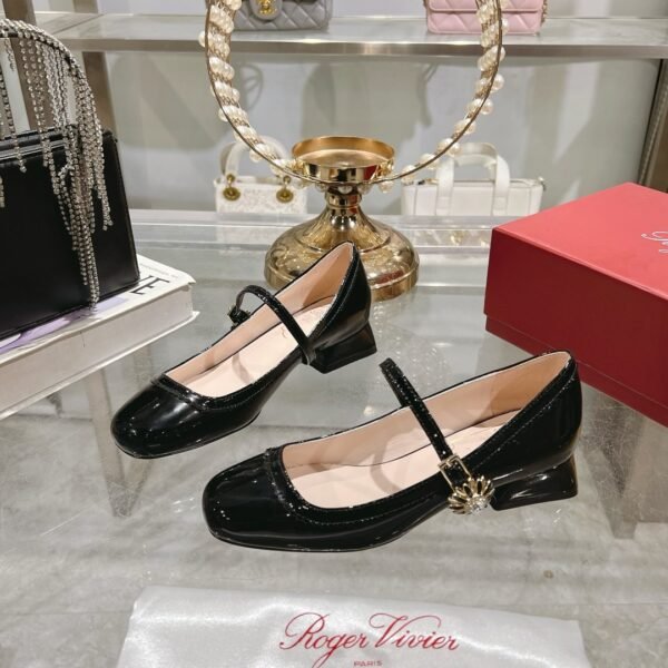 Roger Vivier - Image 3