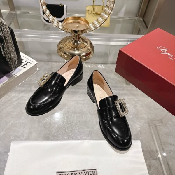 Roger Vivier - Image 3