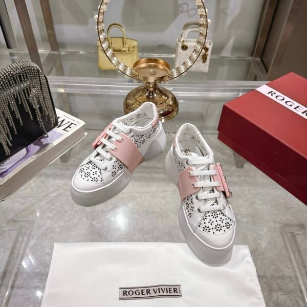 Roger Vivier - Image 3