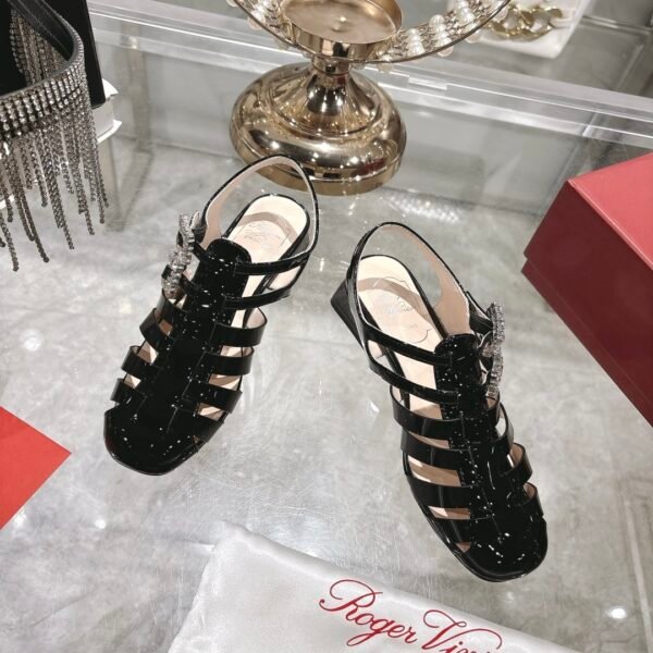 Roger Vivier - Image 3