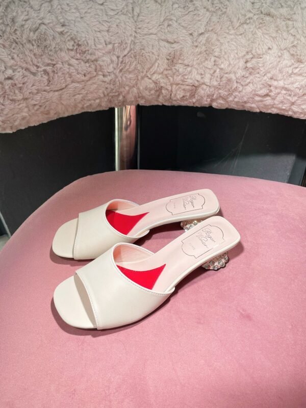 Roger Vivier - Image 3