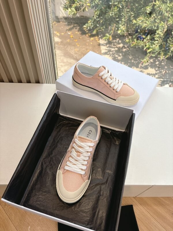 CELINE - Image 3