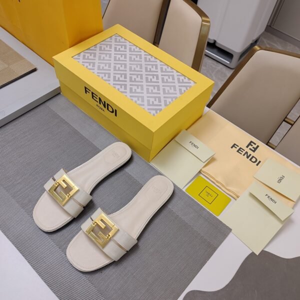 FENDI - Image 3