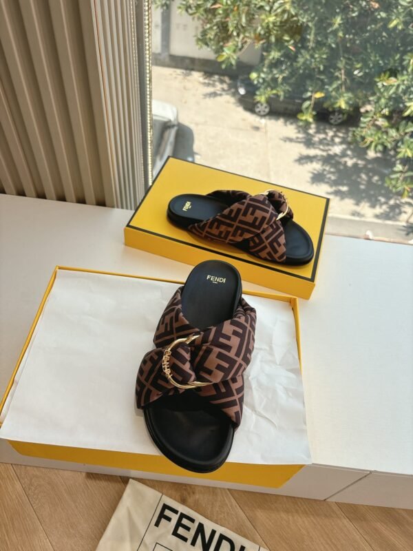 FENDI - Image 3