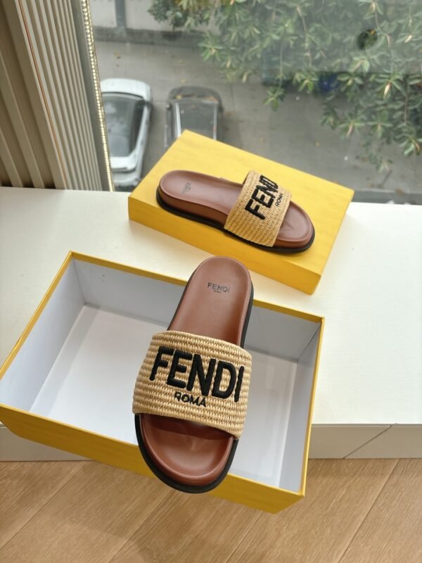 FENDI - Image 3