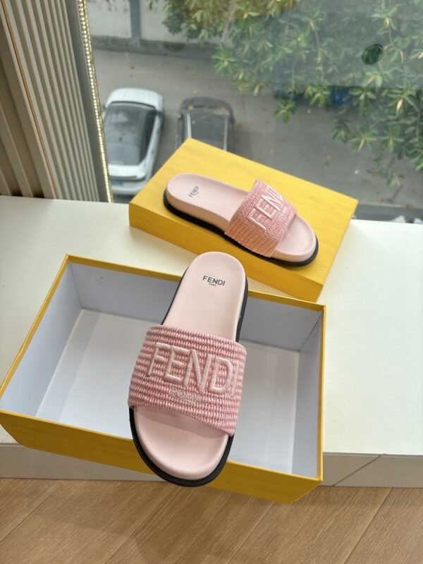 FENDI - Image 3