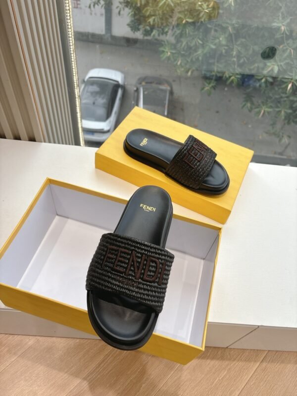 FENDI - Image 3