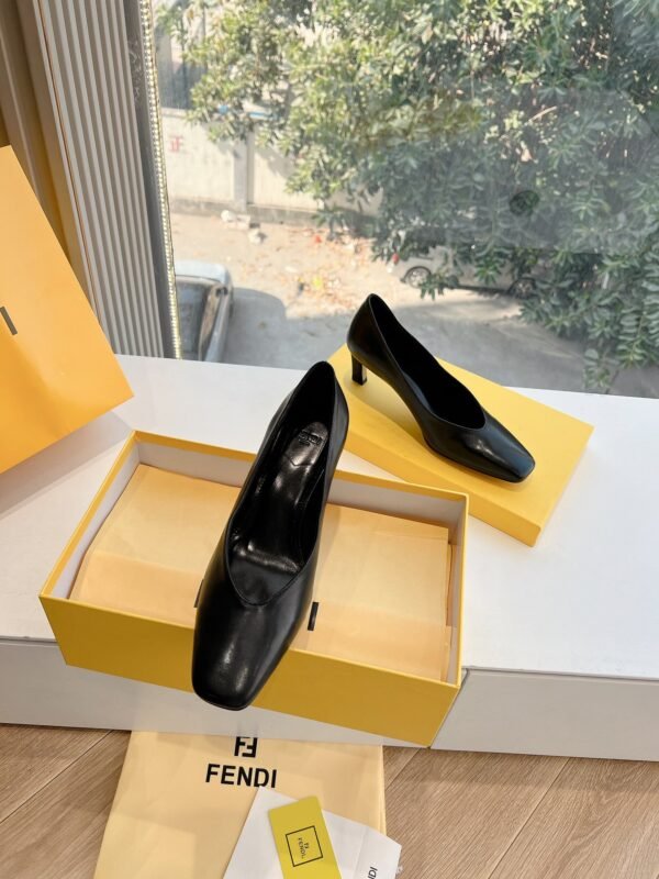 FENDI - Image 3