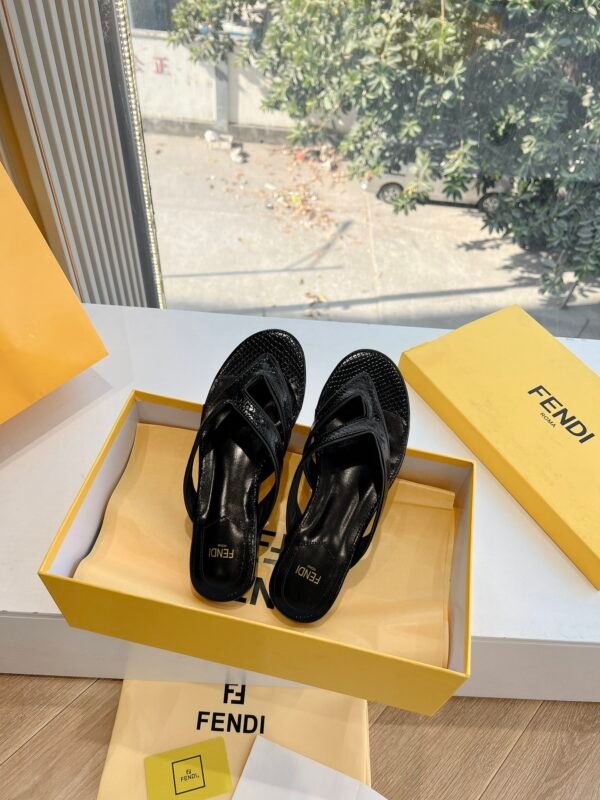 FENDI - Image 3