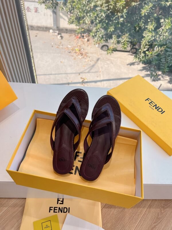 FENDI - Image 3