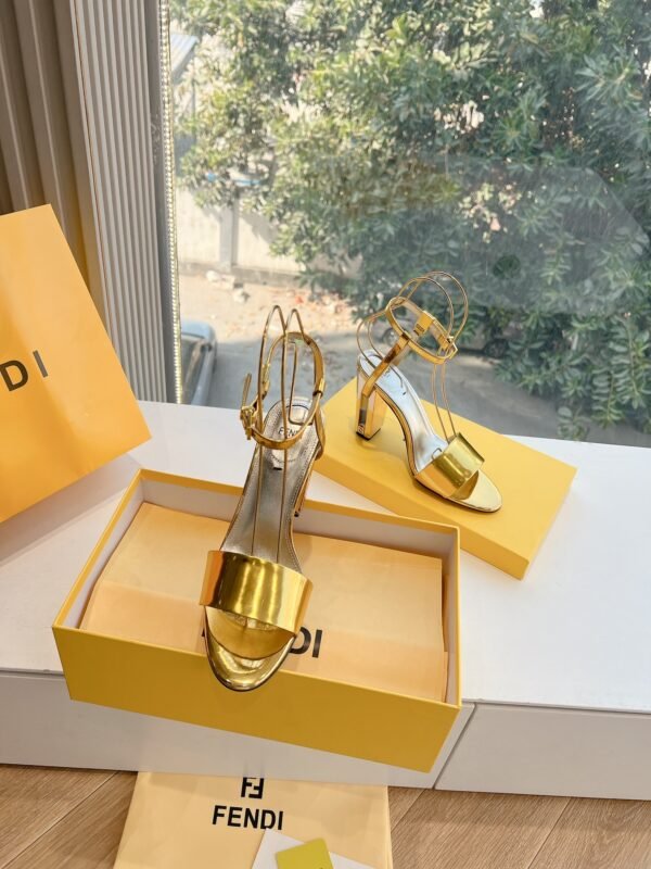 FENDI - Image 3