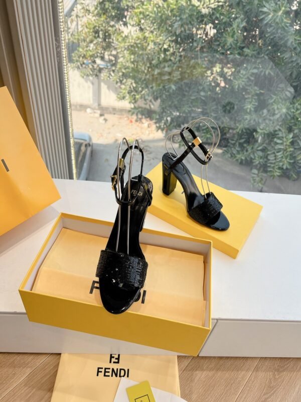 FENDI - Image 3